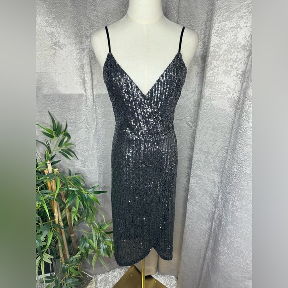 NEW Cupcakes & Cashmere Joelle Wrap Party Sequins Midi Dress Black Sz S - Picture 3 of 13